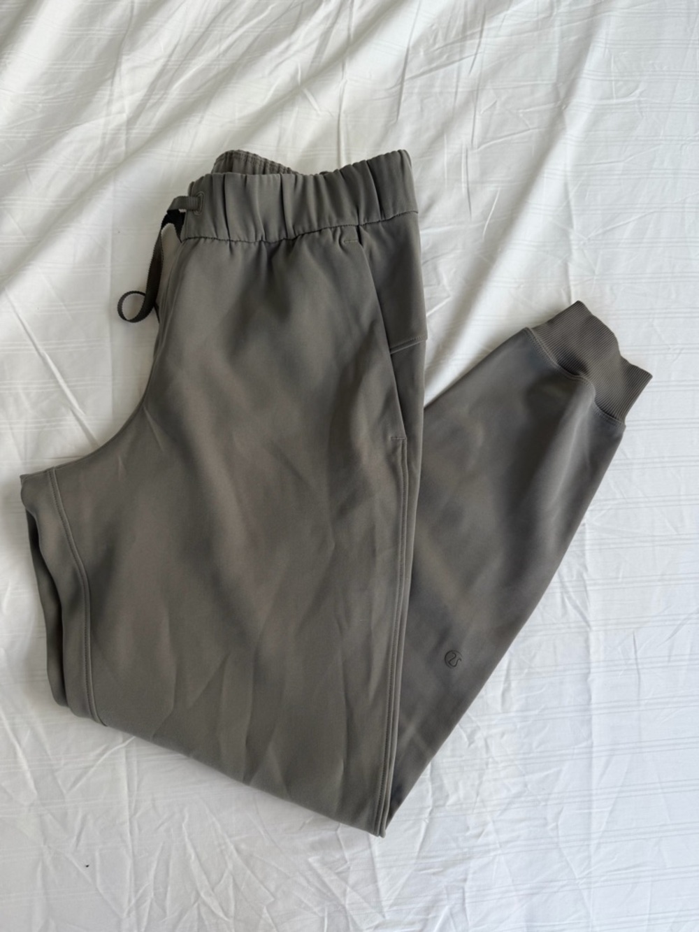 Lululemon on the fly joggers/ pants- trousers